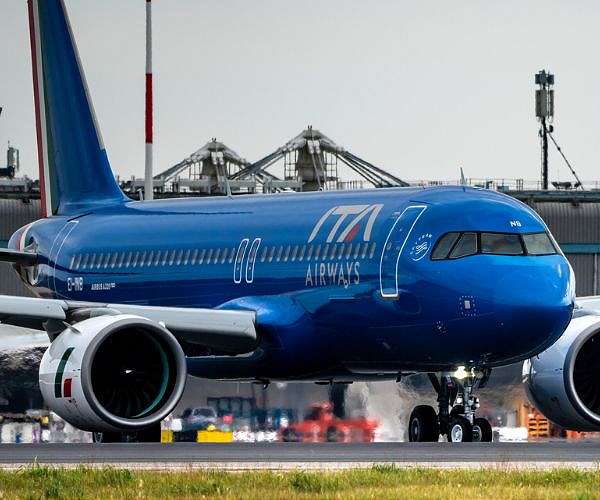 Italian airline signs up for space-enabled flights