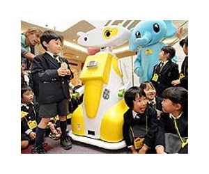 Japan tech fair offers glimpse of future lifestyles