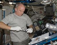 Grandpa astronaut breaks US space record