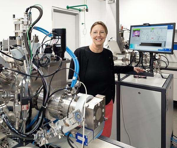 Light may increase performance of fuel cells and lithium-ion batteries