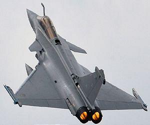 France's Hollande to push for Rafale sale in UAE