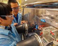 Using hydrogen to enhance lithium ion batteries