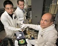 Transition of copper-oxide compound studied in fine detail