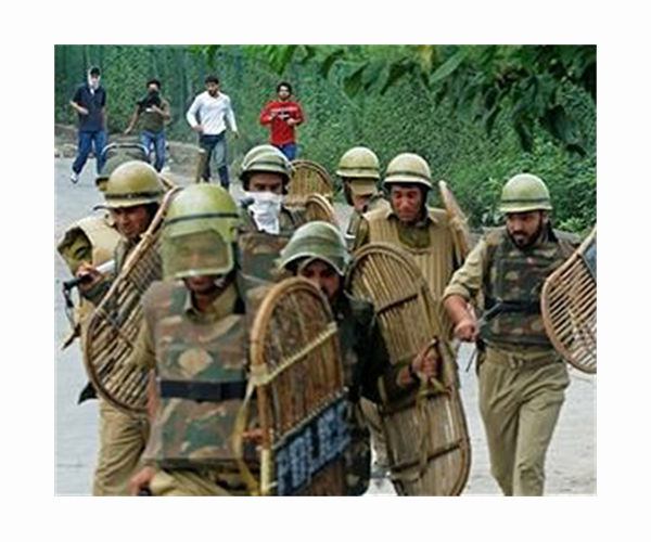 Three suspected rebels killed in Indian Kashmir clashes