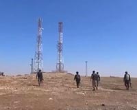 Jihadists advance in Syria border town despite air strikes
