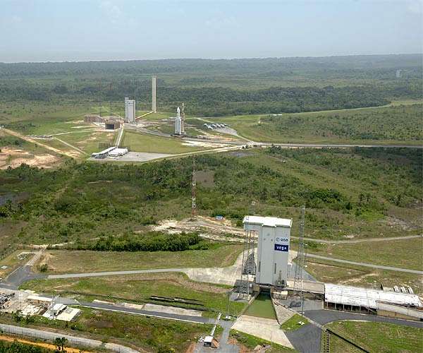 ESA and CNES sign contract to maintain and modernise Spaceport
