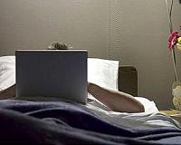 Intel sees lighter, cooler laptops with new chip