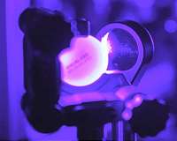 Brilliant glow of paint-on semiconductors comes from ornate quantum physics