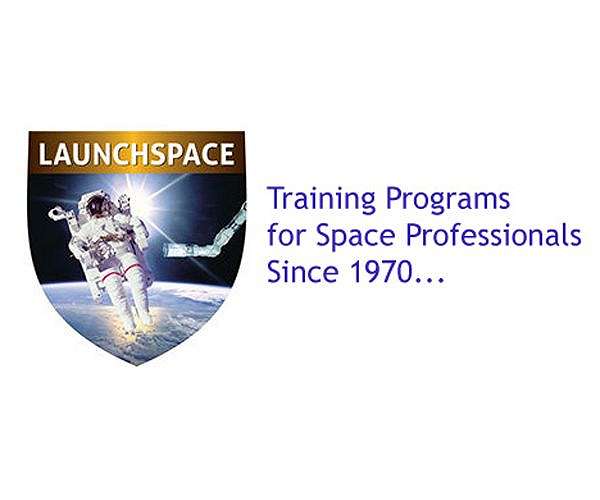 Astronautics training for space professionals
