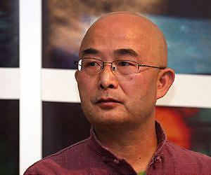 Chinese writer to speak in US after ban