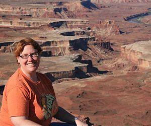 Two UT Scientists Search for Potential Habitats for Life on Mars