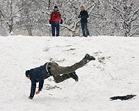 Snow may be billion-pound loss for British economy: experts
