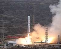 China sends five satellites into orbit via single rocket