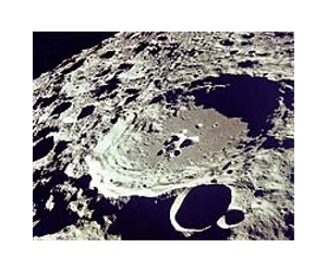 Lava tube could house moon colony
