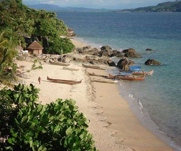 'Ghost island' Phuket hunkers down in tourist-free Thailand