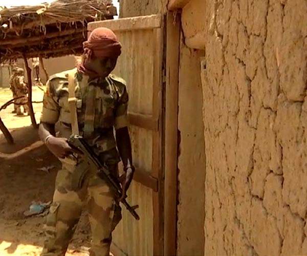 Mali troops move closer to rebel stronghold