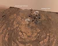 NASA's Curiosity Mars rover takes a new selfie before record climb