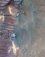 Spirit Examines Light Tones Halley Formation