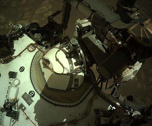 Docking the Perseverance robotic arm