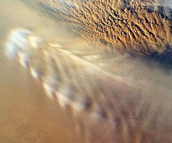 Icy clouds could have kept early Mars warm enough for rivers and lakes, study finds