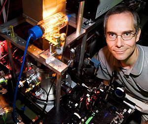 Researchers record two-state dynamics in glassy silicon