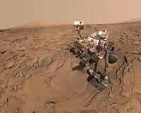NASA Mars Rover Descends Plateau, Turns Toward Mountain