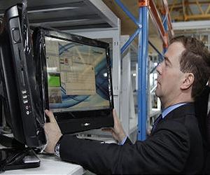 Medvedev seeks Hong Kong expertise on landmark visit