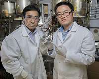 Turbocharging fuel cells with a multifunctional catalyst