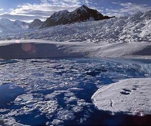 'Noisy' glaciers sound off as they melt into ocean waters