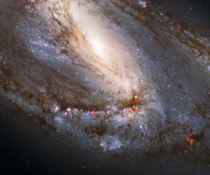 Hubble Snaps Heavyweight Of The Leo Triplet