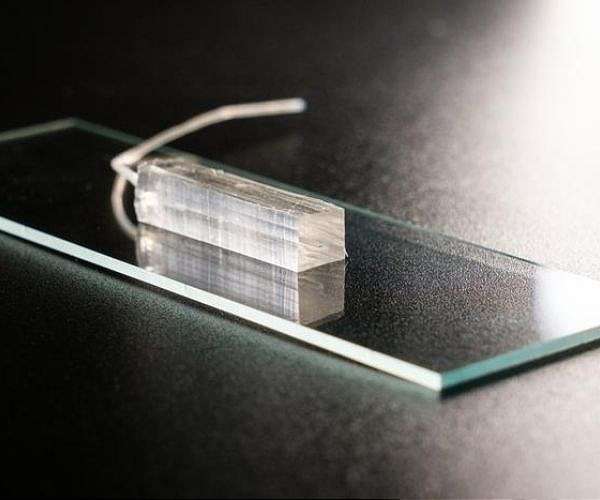 Researchers draw on ancient joinery to craft advanced ceramic microparticles