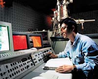 ORNL Microscope Pushes Back Barrier Of How Small