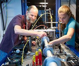 Stanford-SLAC team uses X-ray imaging to observe running batteries in action