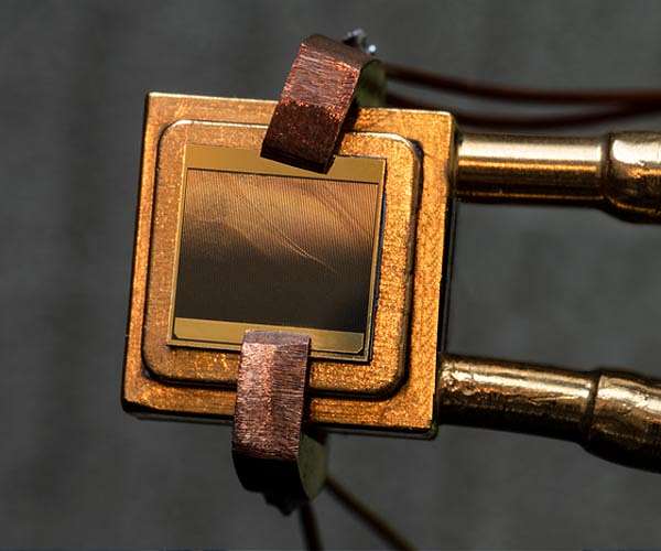 A new heat engine with no moving parts is as efficient as a steam turbine