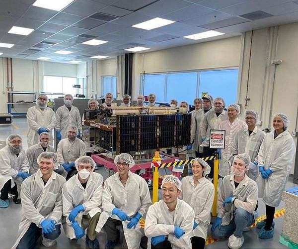 Momentus' Vigoride-6 spacecraft arrives at SpaceX launch site