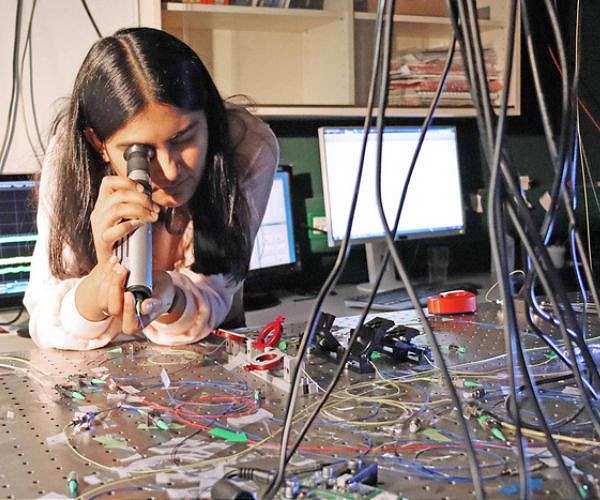 Light pulses can behave like an exotic gas