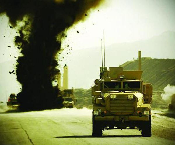 Roadside bomb kills three Iraq soldiers