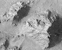 HiRise Camera Shows Mojave Crater Peak Is High And Dry
