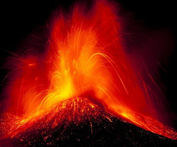Flights slowly resume at Sicily's Catania airport as volcano erupts