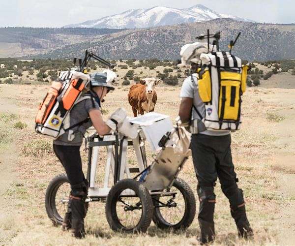 Behind the Scenes of a NASA 'Moonwalk' in the Arizona Desert