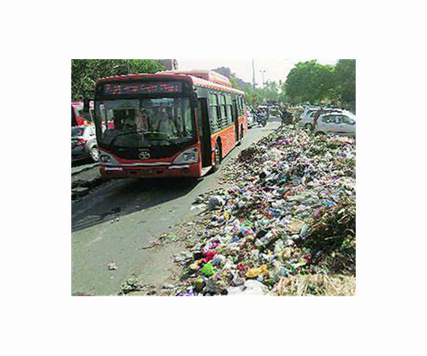 Delhi battling dual crises of pollution and coronavirus