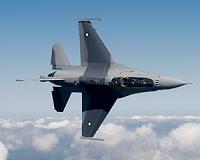 Fighter jets land on Taiwan highway in 'China attack' war games