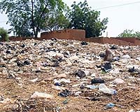 Niger Paves Over Its Garbage Problem With Plastic-Bag Bricks