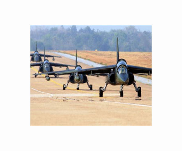 Nigeria air strikes 'kill more than 100 jihadists'