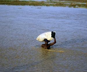 Nigeria flood victims face new hardship: returning 'home'