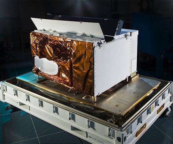 NASA 'eyes' arrival of new NOAA weather satellite's 1st instrument