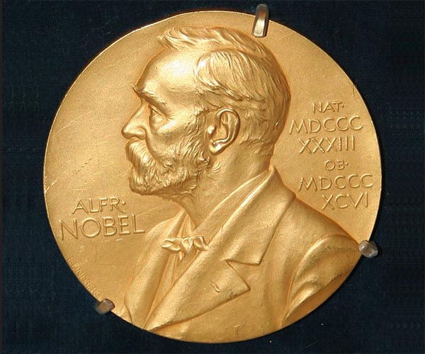 Nobel laureates urge Egypt to release jailed dissident