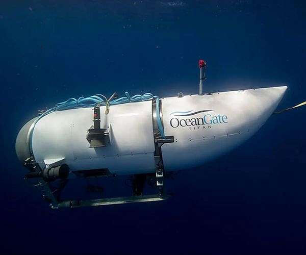 Rescue teams search for missing submersible near Titanic wreck