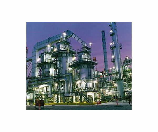 Massive fire engulfs Indonesian oil refinery