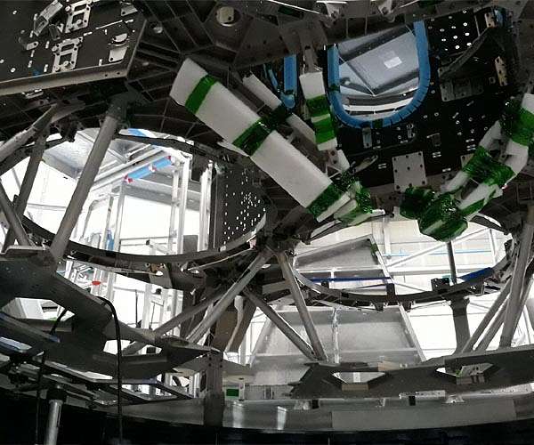 Backbone of a spacecraft for missions to deep space